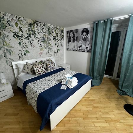 Plebiscito Charme Rooms Nápoly Kültér fotó